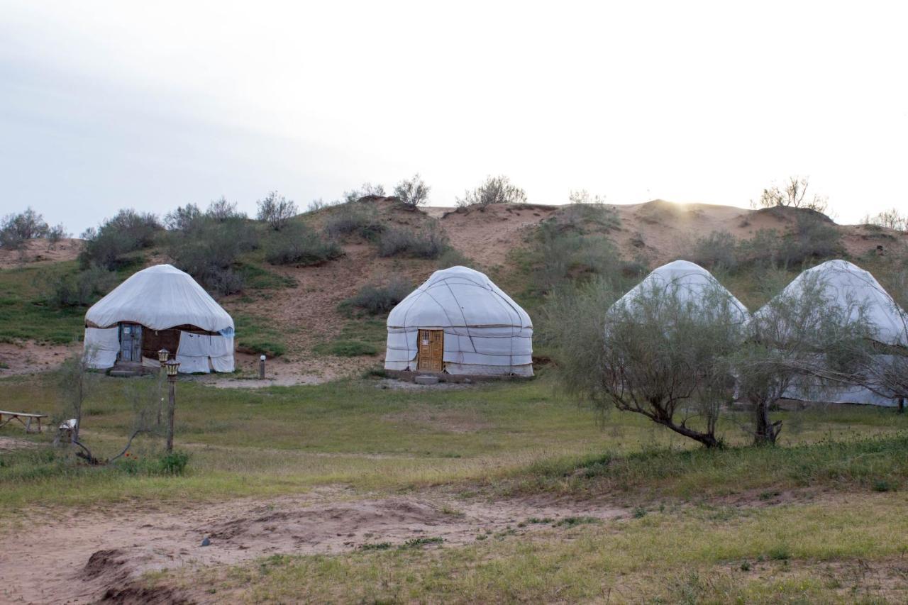 Kyzylkum Nights Camp & Family Yurt Hotel Nurota Exterior photo