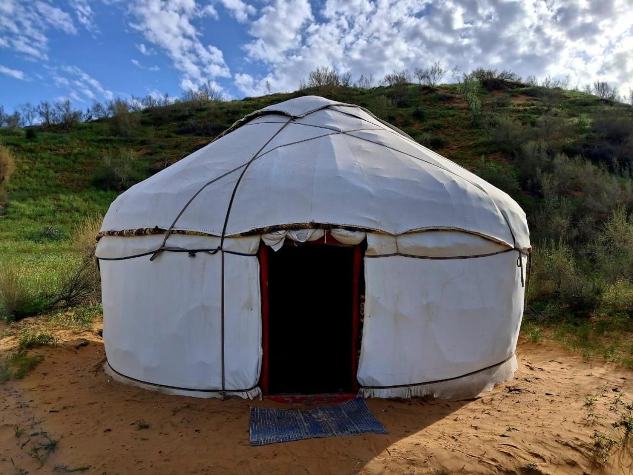 Kyzylkum Nights Camp & Family Yurt Hotel Nurota Exterior photo