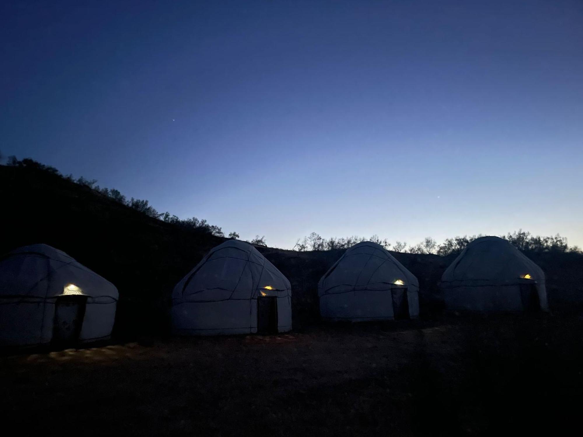 Kyzylkum Nights Camp & Family Yurt Hotel Nurota Exterior photo